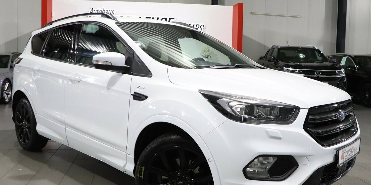 Ford Kuga ST-LINE SPORT WHITE & BLACK / XENON, LEDER 127.000 km 14.911 &euro; Hamm 59077