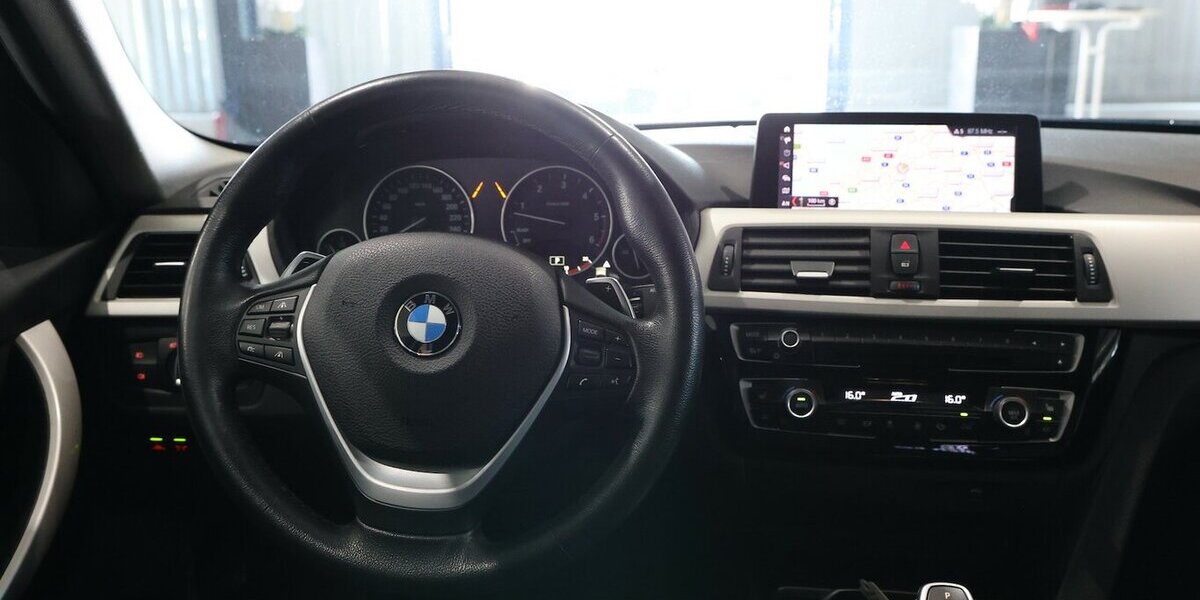 BMW 330d Touring xDrive Advantage / LED, HEAD-UP 227.000 km 12.202 &euro; Hamm 59077