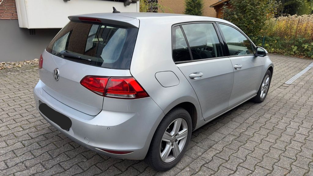 VW Golf 181.000 km 5.900 &euro; Hamm 59071