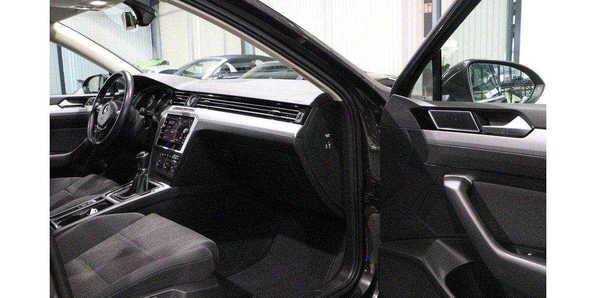 VW Passat 1.4 TSI Comfortline NAVI-DM+APPLE+ANDROID 159.000 km 12.111 &euro; Hamm 59077