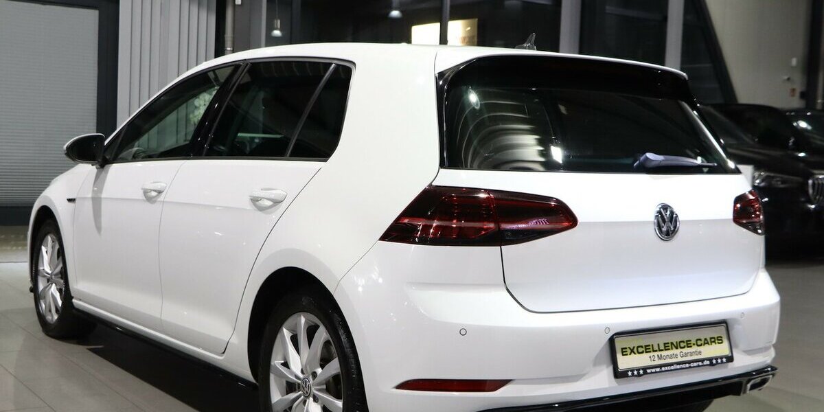 VW Golf VII 1.5 TSI HIGHLINE R-LINE SPORT BLACK LED 192.000 km 11.444 &euro; Hamm 59077