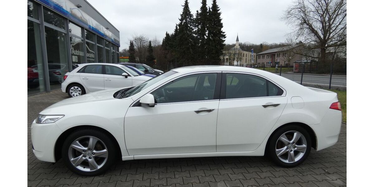 Honda Accord 137.000 km 8.200 &euro; Bergkamen 59192