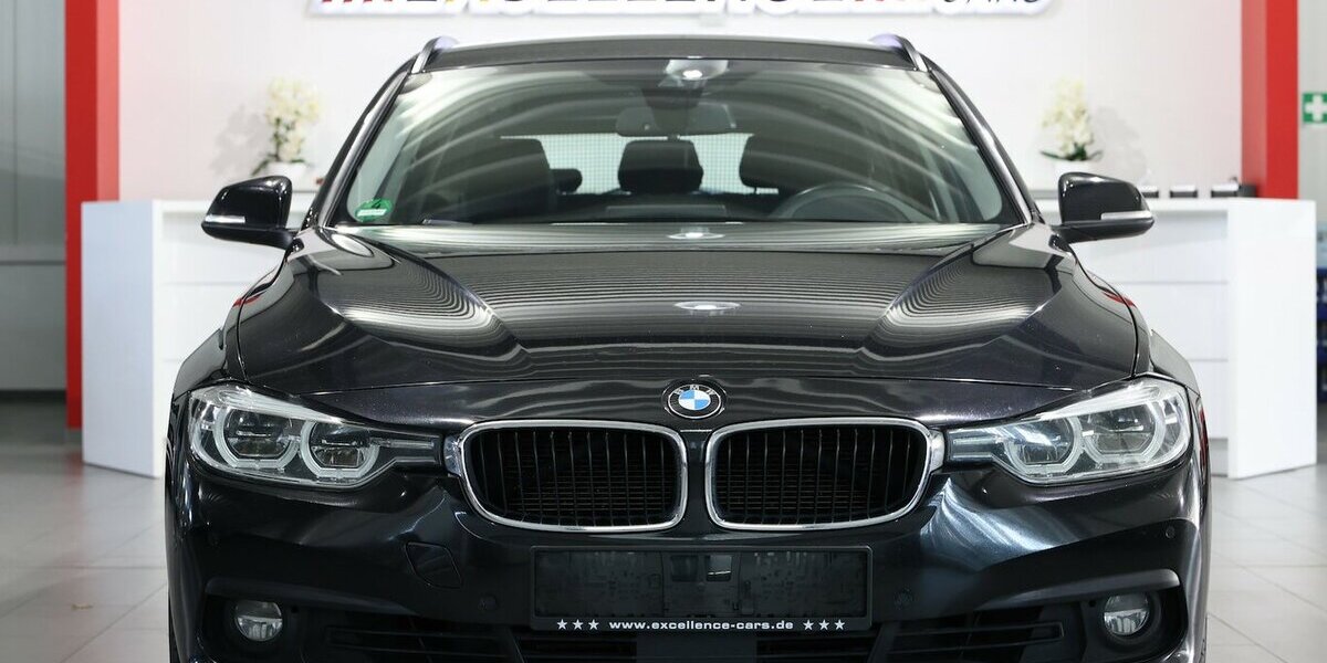 BMW 330d Touring xDrive Advantage / LED, HEAD-UP 227.000 km 12.202 &euro; Hamm 59077