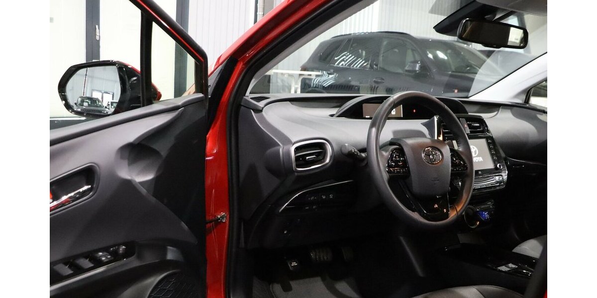 Toyota Prius Plug-in Hybrid EXECUTIVE / LED, VC+HEAD-UP 34.000 km 26.777 &euro; Hamm 59077