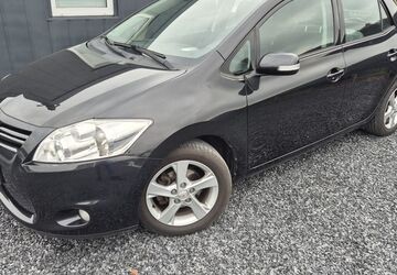 Toyota Auris 146.000 km 5.890 &euro; Hamm 59067