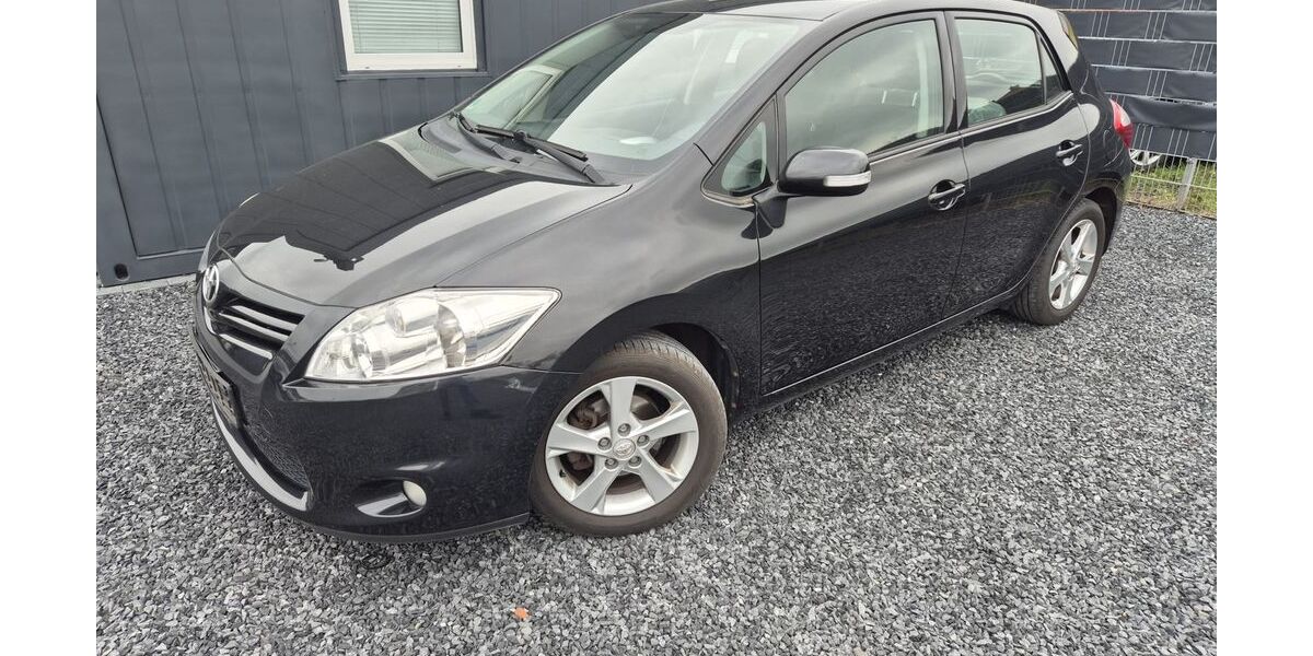 Toyota Auris 146.000 km 5.890 &euro; Hamm 59067