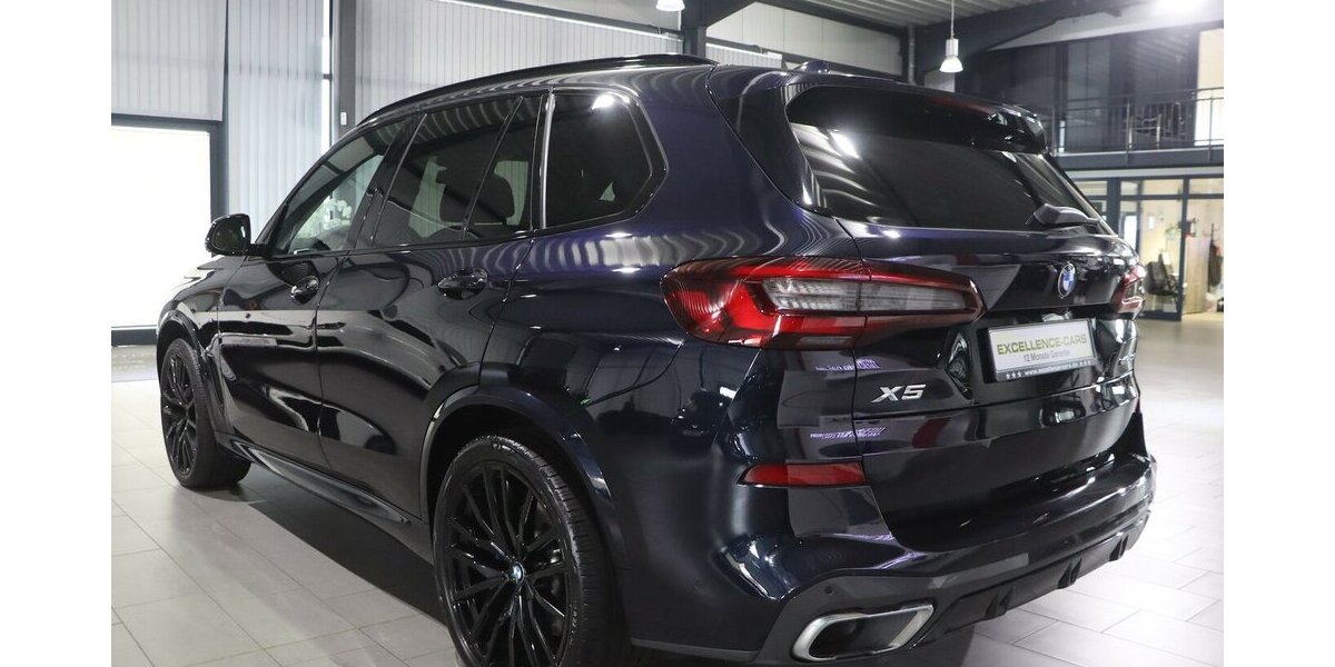 BMW X5 xDrive 40d INDIVIDUAL M-SPORTPAKET SKY-LOUNGE 116.847 km 52.777 &euro; Hamm 59077