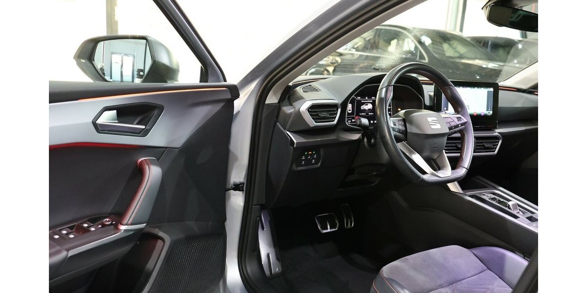 Seat Leon ST 2.0 TDI DSG FR-SPORT-PLUS / LED,PANORAMA 142.000 km 20.444 &euro; Hamm 59077