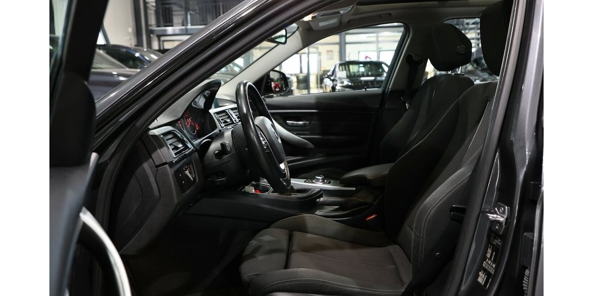 BMW 318d Touring blue PERFORMANCE SPORT / PANORAMA 80.000 km 15.111 &euro; Hamm 59077