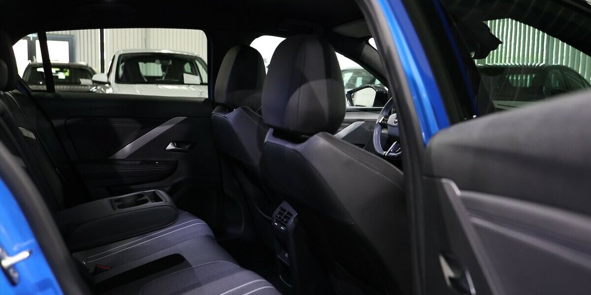 Opel Astra L 1.2 T LIMO GS-SPORT TECH / BLUE & BLACK 13.000 km 21.555 &euro; Hamm 59077