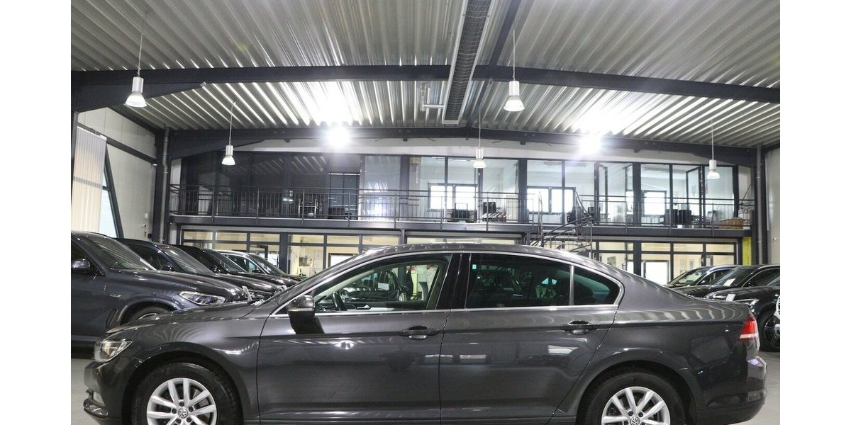 VW Passat 1.4 TSI Comfortline NAVI-DM+APPLE+ANDROID 159.000 km 12.111 &euro; Hamm 59077