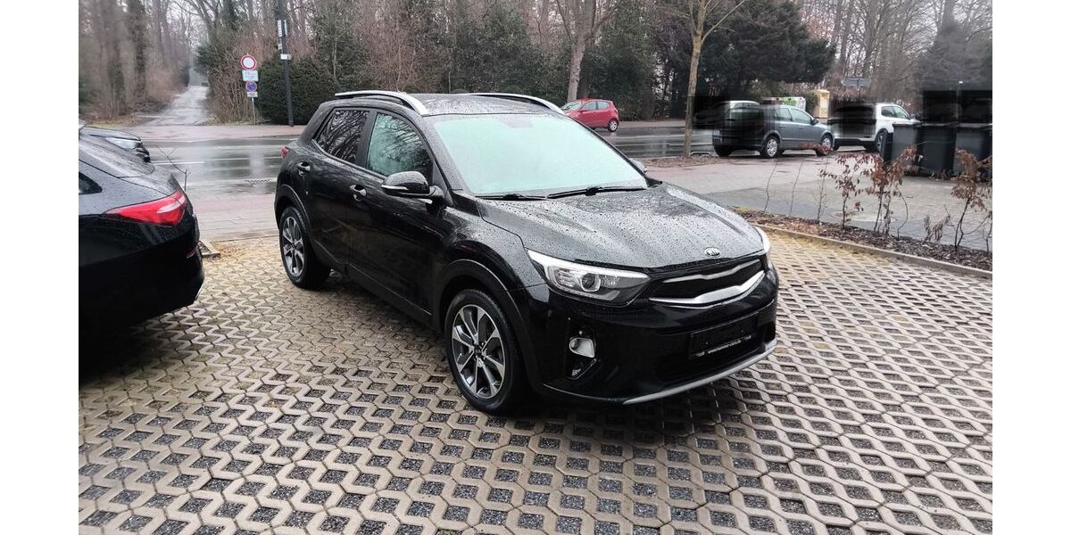 Kia Stonic 87.500 km 11.900 &euro; Hamm 59071