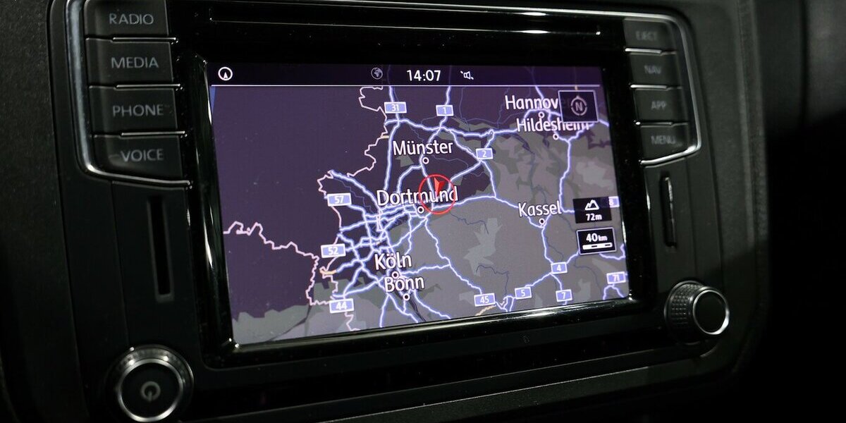 VW Caddy Maxi KOMBI 2.0 TDI DSG 1.HAND / NAVI+, ACC 143.000 km 21.444 &euro; Hamm 59077