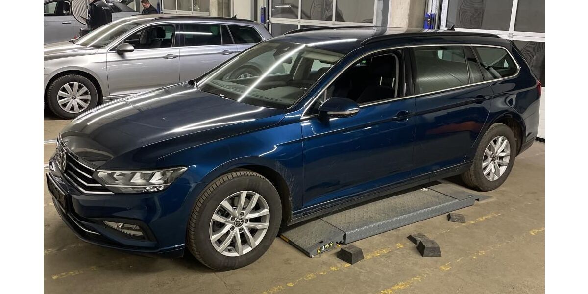 VW Passat Variant 158.324 km 16.488 &euro; Bergkamen 59192
