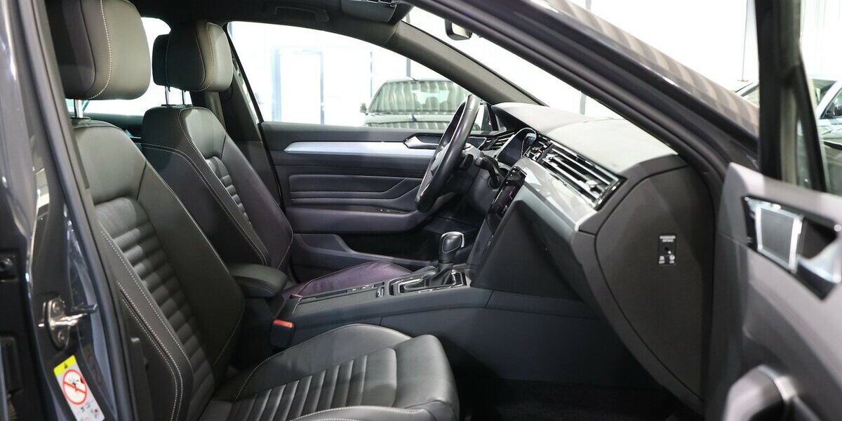 VW Passat Variant 2.0 TDI DSG BUSINESS IQ PANORAMA 122.000 km 22.444 &euro; Hamm 59077