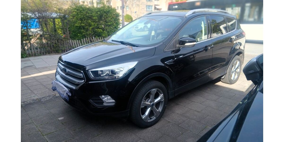 Ford Kuga 90.500 km 12.799 &euro; Unna 59423