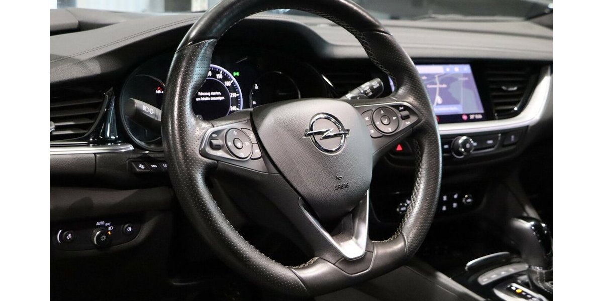 Opel Insignia 2.0 ST 4x4 OPC-LINE GSI WHITE / VC+HUD 140.000 km 19.444 &euro; Hamm 59077