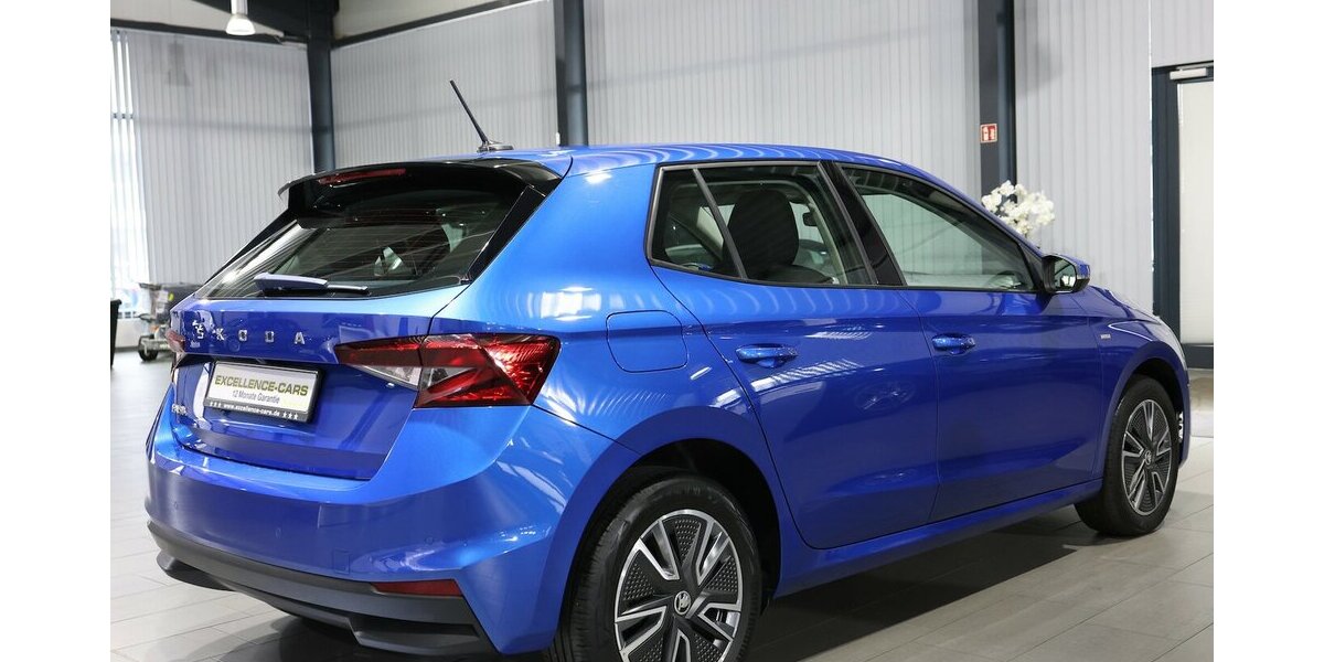 Skoda Fabia 1.0 TOUR RACE BLUE / LED / GROßES-DISPLAY 55.000 km 12.991 &euro; Hamm 59077