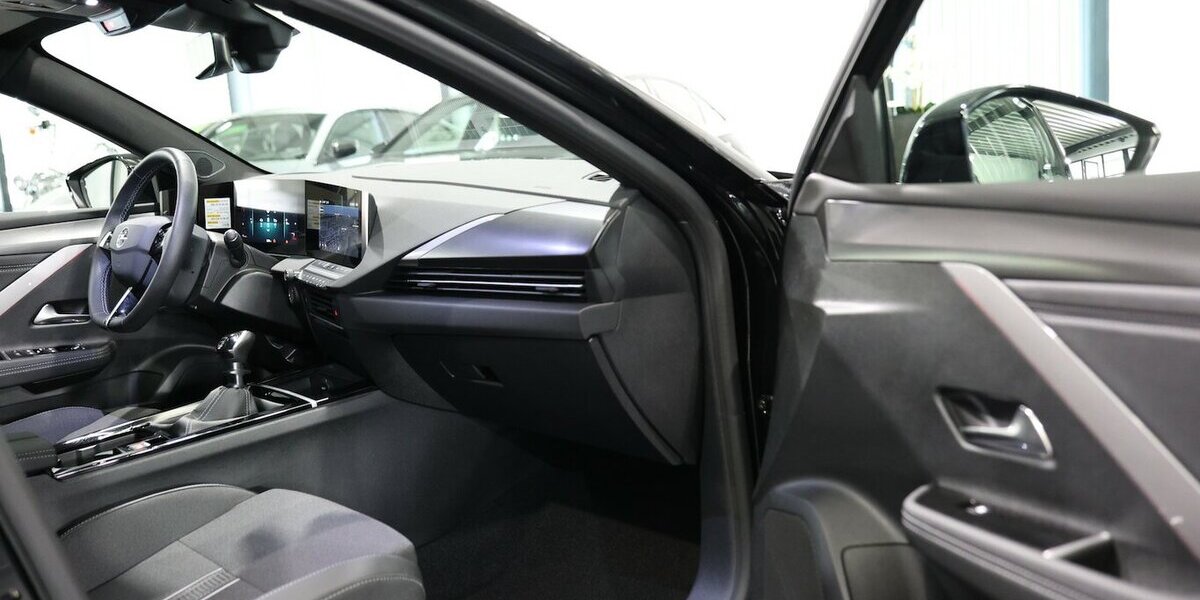 Opel Astra L ST 1.2 T GS-SPORT TECH BLACK / PANORAMA 23.000 km 21.555 &euro; Hamm 59077
