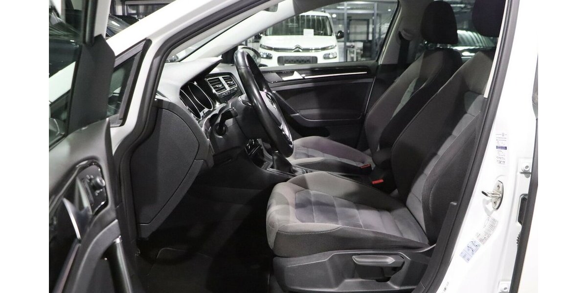 VW Golf VII 1.5 TSI HIGHLINE R-LINE SPORT BLACK LED 192.000 km 11.444 &euro; Hamm 59077