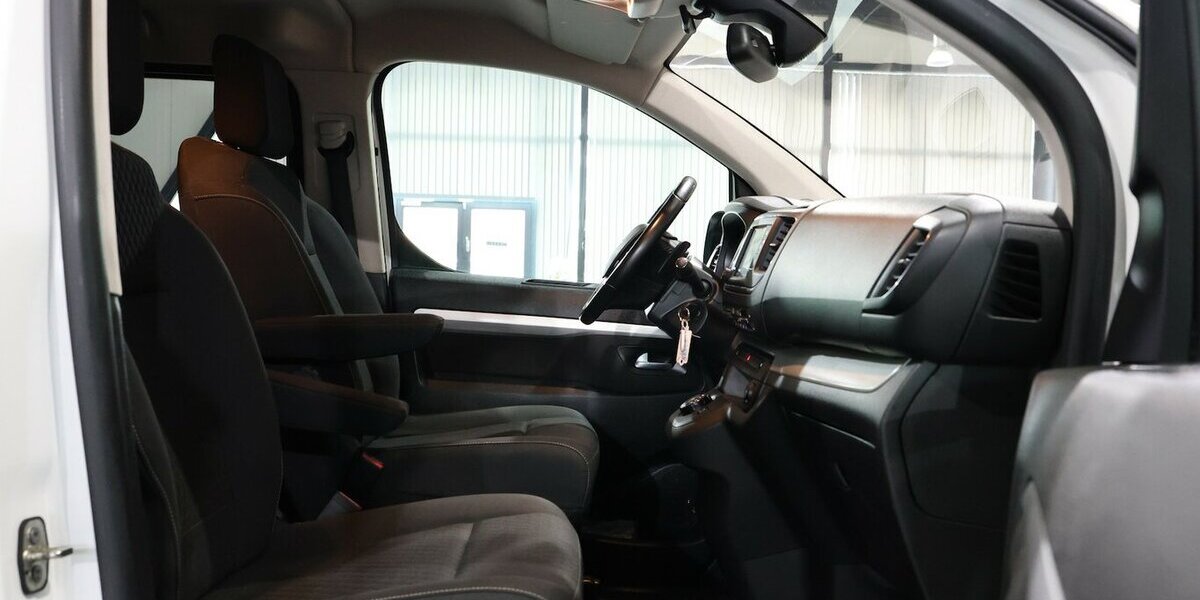 Opel Zafira Life 2.0 CDTI EDITION-M INNOVATION 8-SITZ 150.000 km 25.991 &euro; Hamm 59077