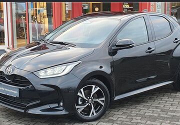 Toyota Yaris 11.880 km 22.990 &euro; Beckum 59269