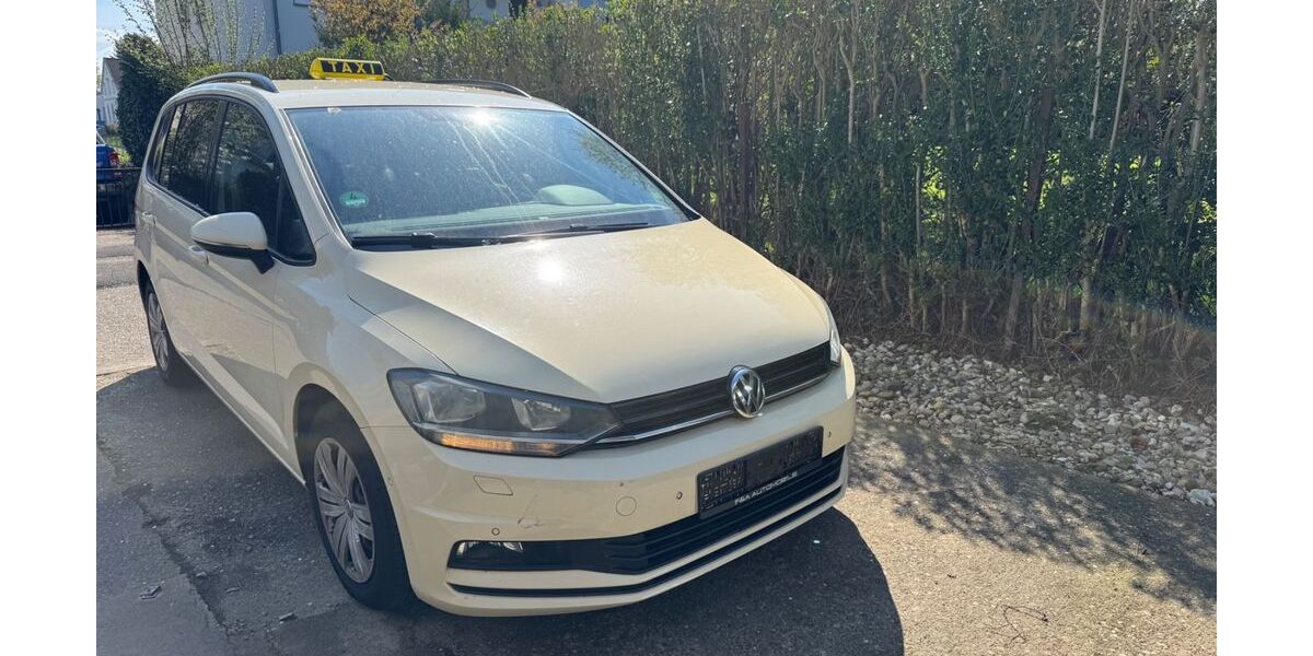 VW Touran 490.000 km 6.390 &euro; Unna 59425