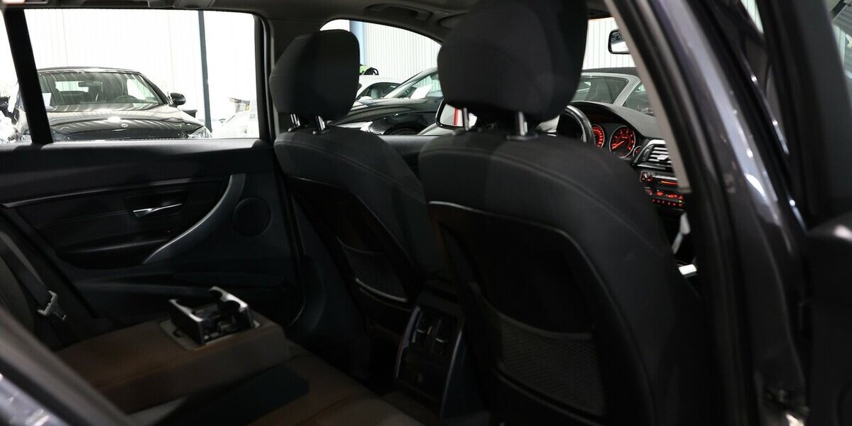 BMW 318d Touring blue PERFORMANCE SPORT / PANORAMA 80.000 km 15.111 &euro; Hamm 59077