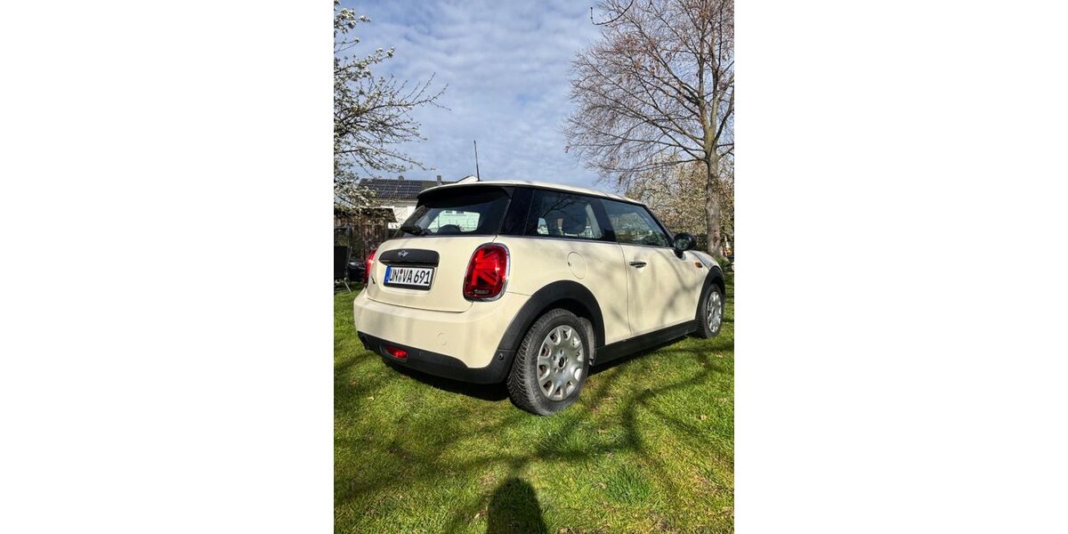 Mini One First 154.500 km 6.250 &euro; Bergkamen 59192