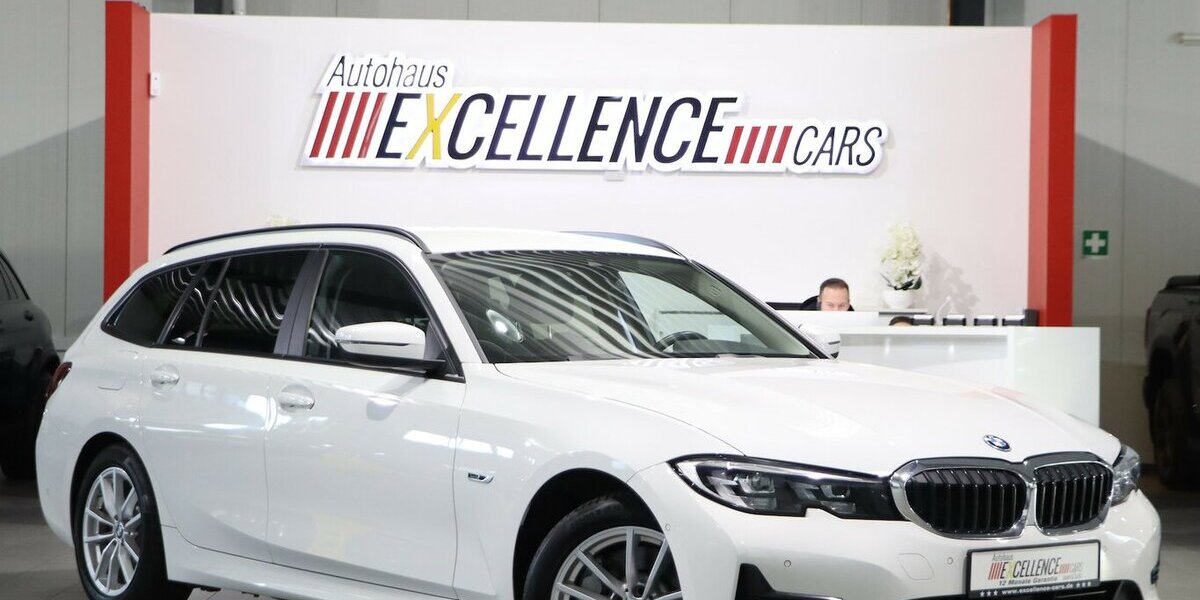 BMW 330e Touring Advantage / VOLL-LEDER-SPORT / LED 95.000 km 24.577 &euro; Hamm 59077