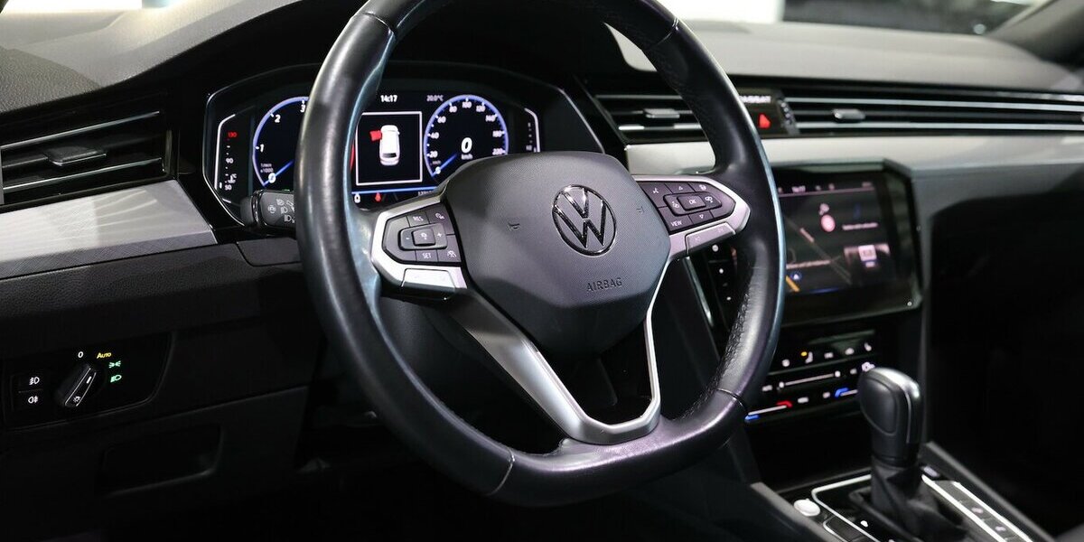 VW Passat Variant 2.0 TDI DSG BUSINESS IQ PANORAMA 122.000 km 22.444 &euro; Hamm 59077