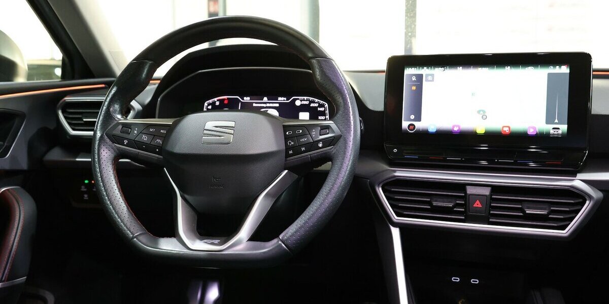 Seat Leon ST 2.0 TDI DSG FR-SPORT-PLUS / LED,PANORAMA 142.000 km 20.444 &euro; Hamm 59077