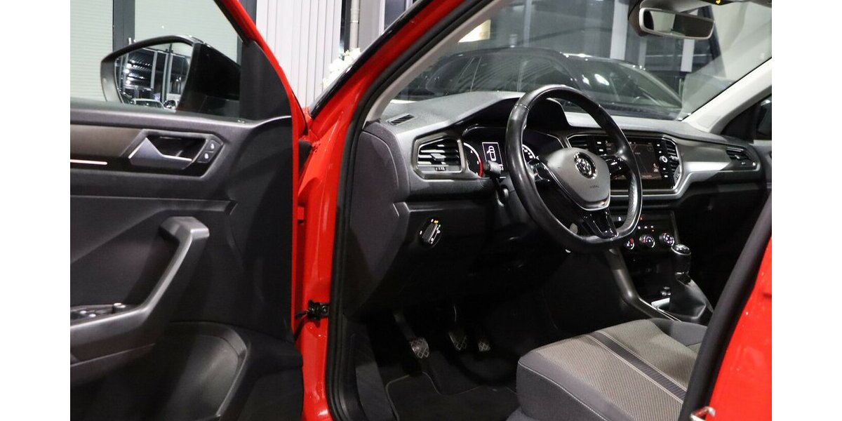 VW T-Roc 1.6 TDI STYLE / RED & BLACK / NAVI+KAMERA 100.000 km 15.111 &euro; Hamm 59077