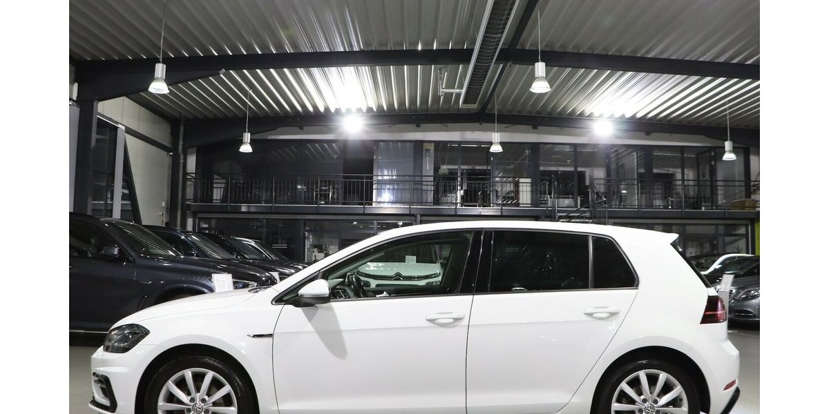 VW Golf VII 1.5 TSI HIGHLINE R-LINE SPORT BLACK LED 192.000 km 11.444 &euro; Hamm 59077