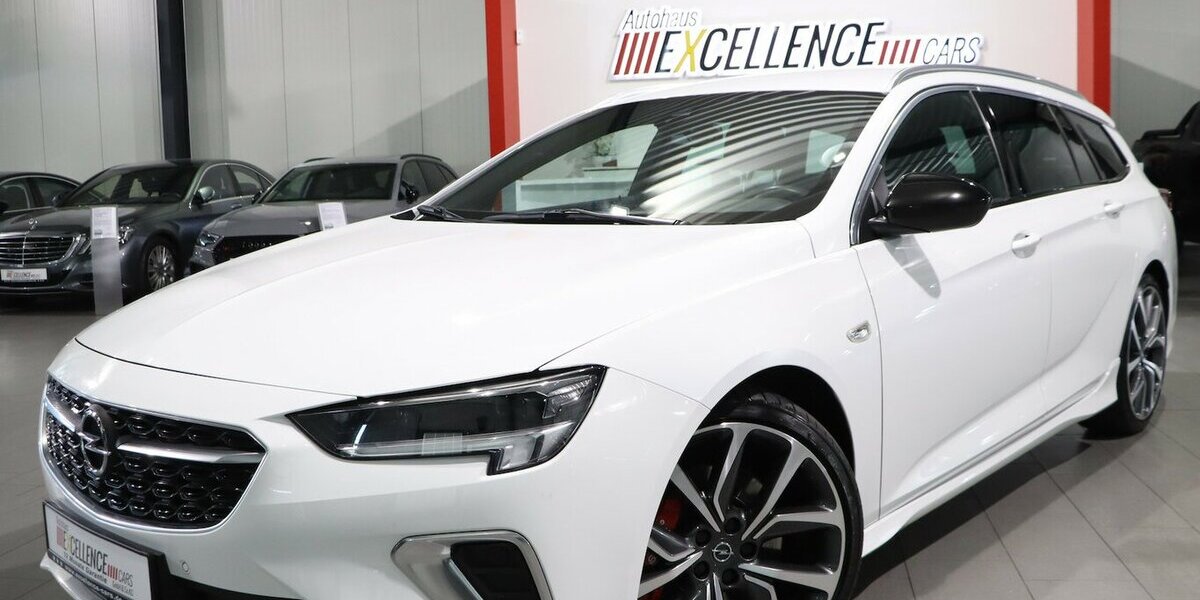 Opel Insignia 2.0 ST 4x4 OPC-LINE GSI WHITE / VC+HUD 140.000 km 19.444 &euro; Hamm 59077