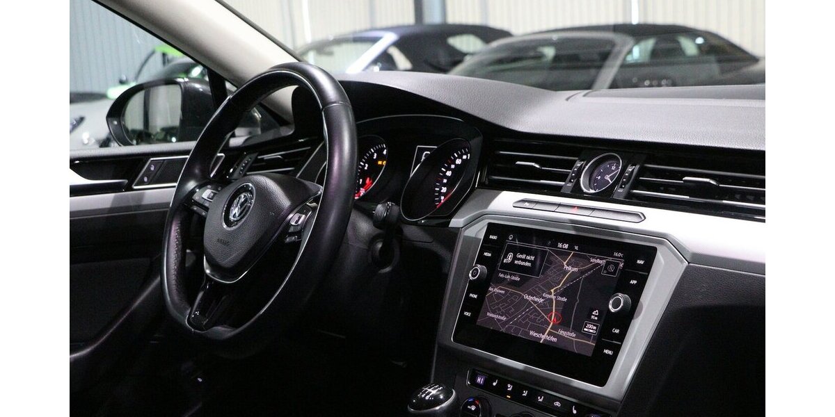 VW Passat 1.4 TSI Comfortline NAVI-DM+APPLE+ANDROID 159.000 km 12.111 &euro; Hamm 59077