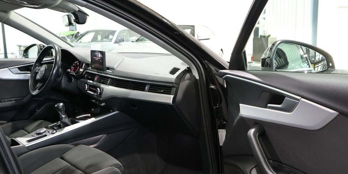 Audi A4 Avant 35 TFSI SPORT / 1.HAND / LED / NAVI+ 108.000 km 16.994 &euro; Hamm 59077