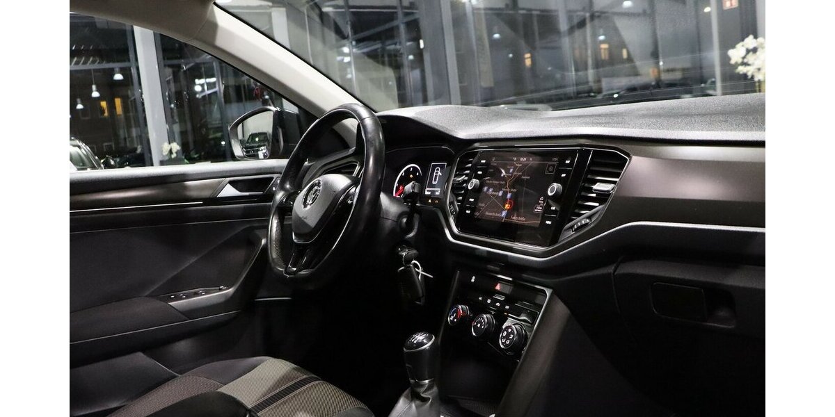 VW T-Roc 1.6 TDI STYLE / RED & BLACK / NAVI+KAMERA 100.000 km 15.111 &euro; Hamm 59077