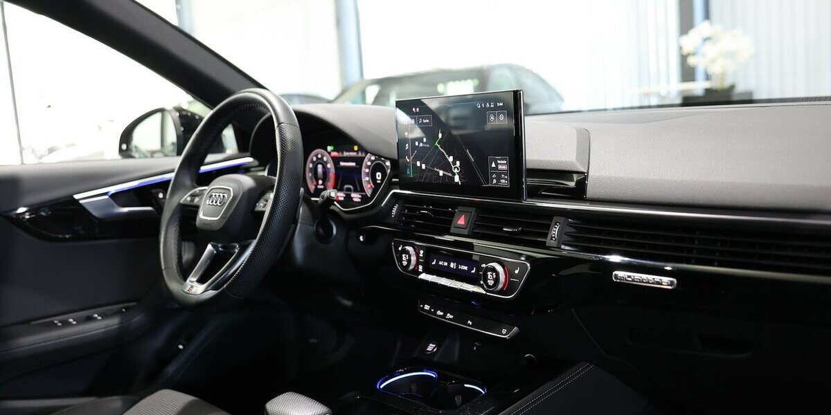 Audi A4 Avant 45 TFSI Q COMPETITION S-LINE BLACK 98.000 km 33.444 &euro; Hamm 59077