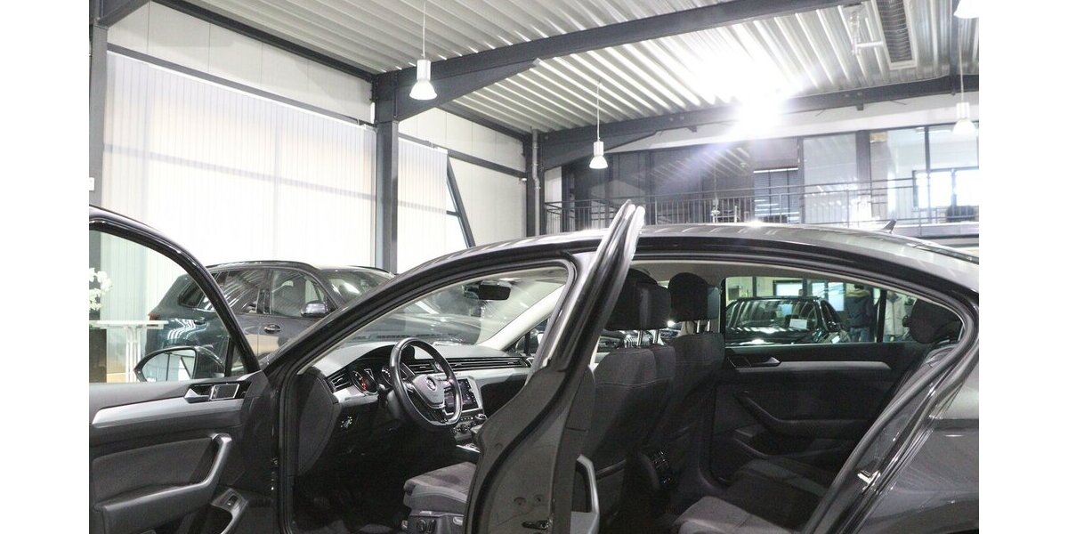 VW Passat 1.4 TSI Comfortline NAVI-DM+APPLE+ANDROID 159.000 km 12.111 &euro; Hamm 59077
