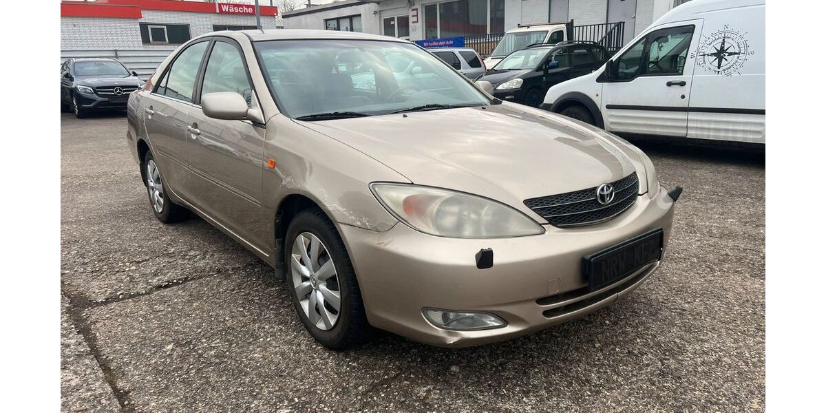 Toyota Camry 174.288 km 2.900 &euro; Hamm 59067
