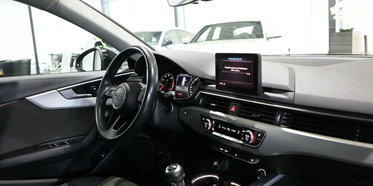 Audi A4 Avant 35 TFSI SPORT / 1.HAND / LED / NAVI+ 108.000 km 18.777 &euro; Hamm 59077