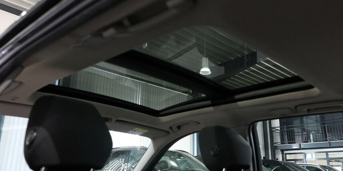 BMW 318d Touring blue PERFORMANCE SPORT / PANORAMA 80.000 km 15.111 &euro; Hamm 59077