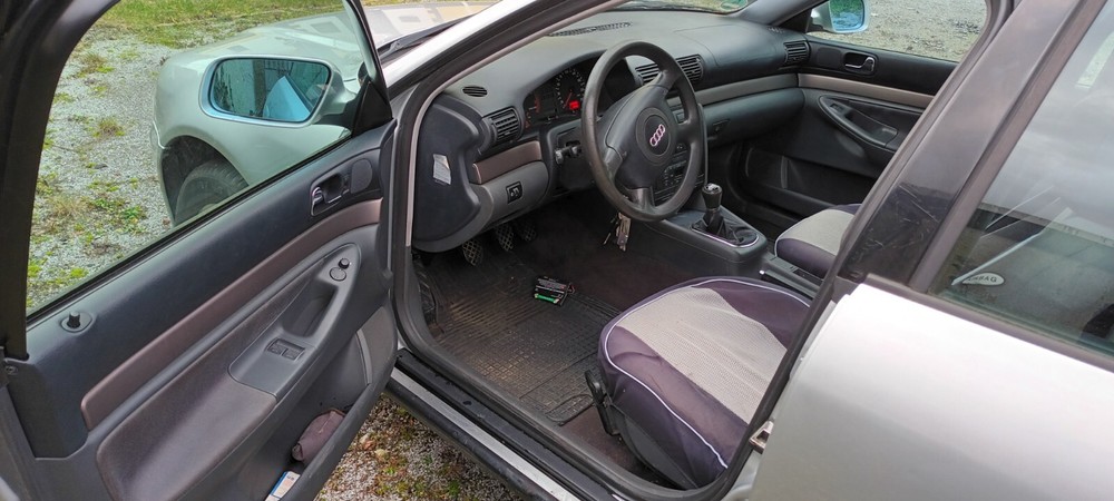 Audi A4 220.000 km 1.200 &euro; Ahlen 59227