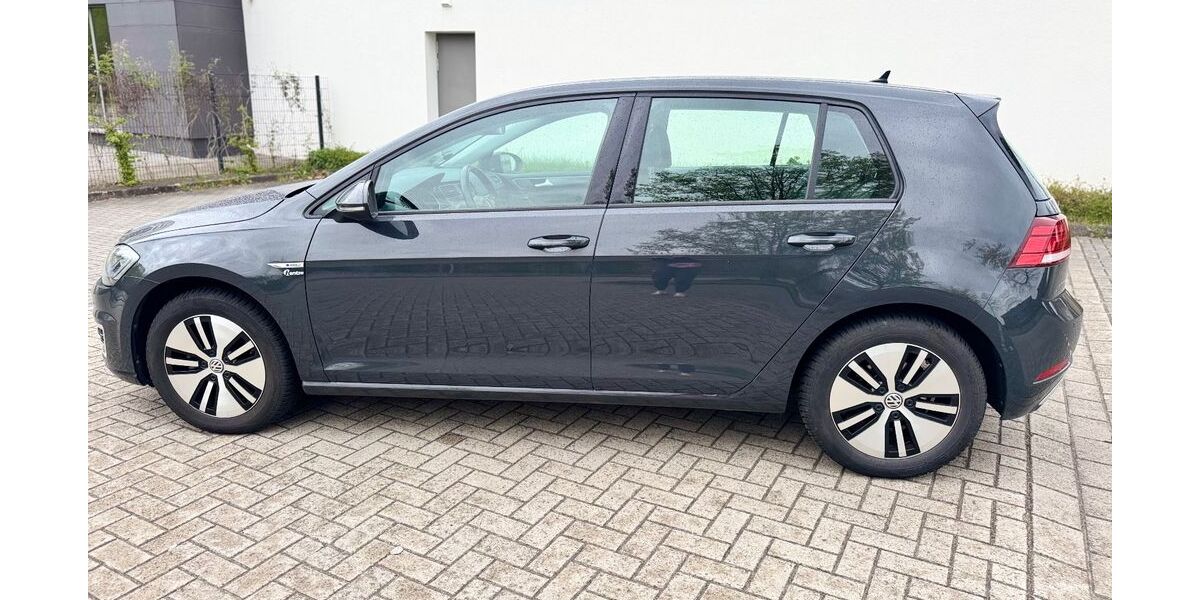 VW Golf 24.700 km 16.450 &euro; Oelde 59302