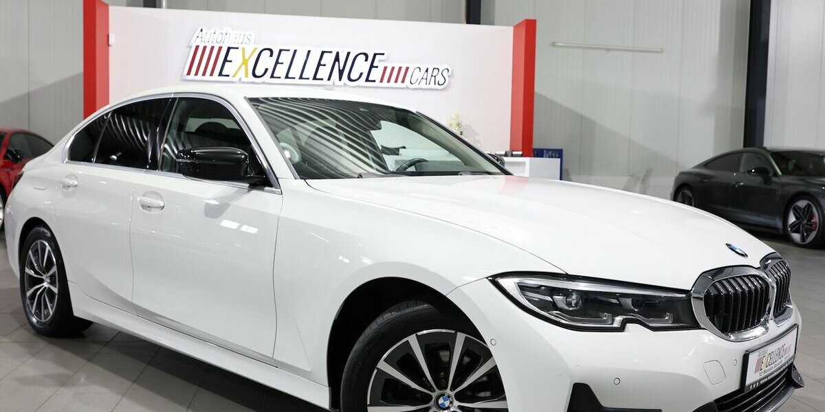 BMW 318d SPORT-LINE / LEDER, LIVE-COCKPIT-PRO, LED 107.000 km 27.333 &euro; Hamm 59077