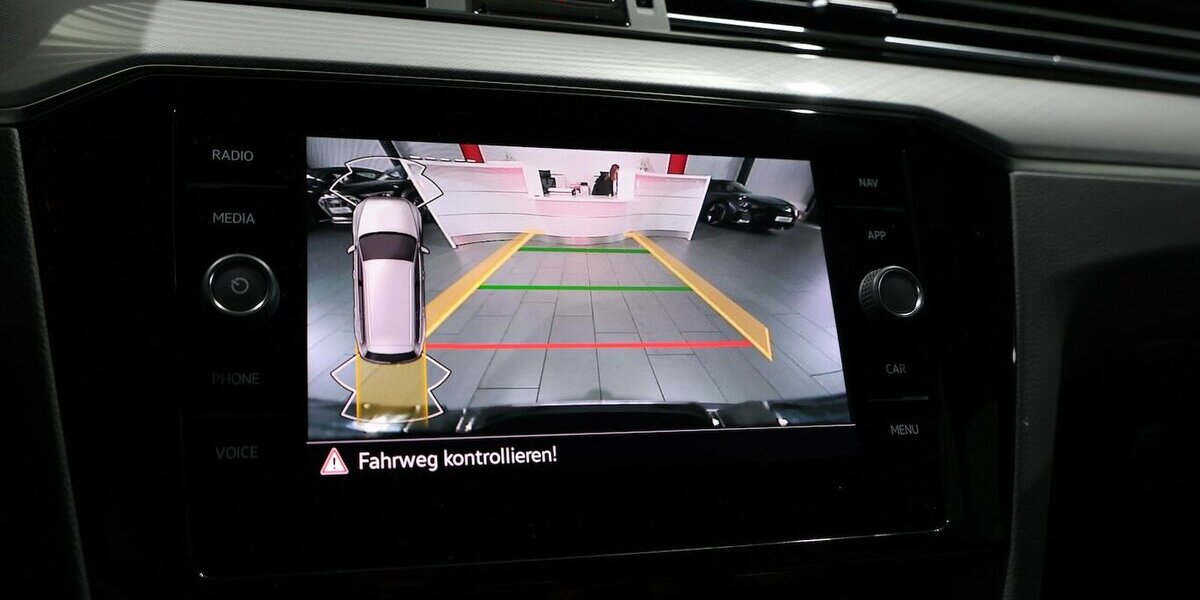 VW Passat Variant GTE DSG IQ BUSINESS R-LINE SPORT 86.000 km 23.991 &euro; Hamm 59077