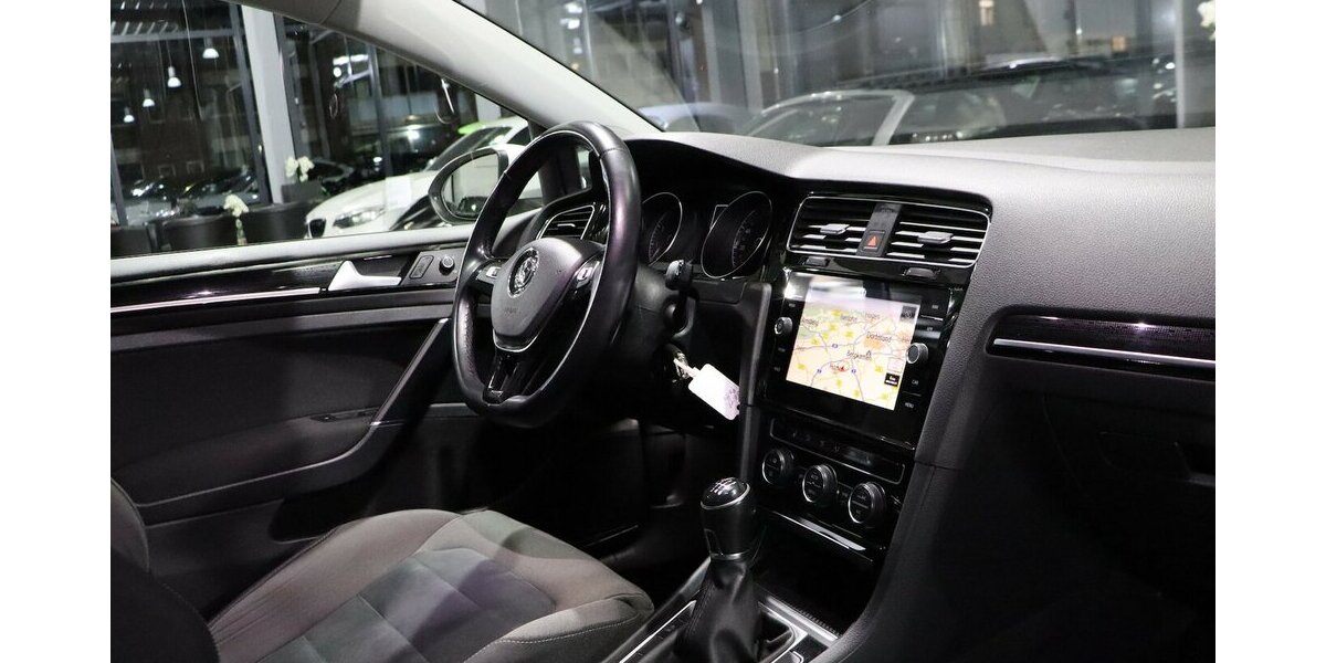 VW Golf VII 1.5 TSI HIGHLINE R-LINE SPORT BLACK LED 192.000 km 11.444 &euro; Hamm 59077