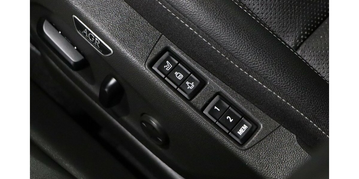 Opel Insignia 2.0 ST 4x4 OPC-LINE GSI WHITE / VC+HUD 140.000 km 19.444 &euro; Hamm 59077