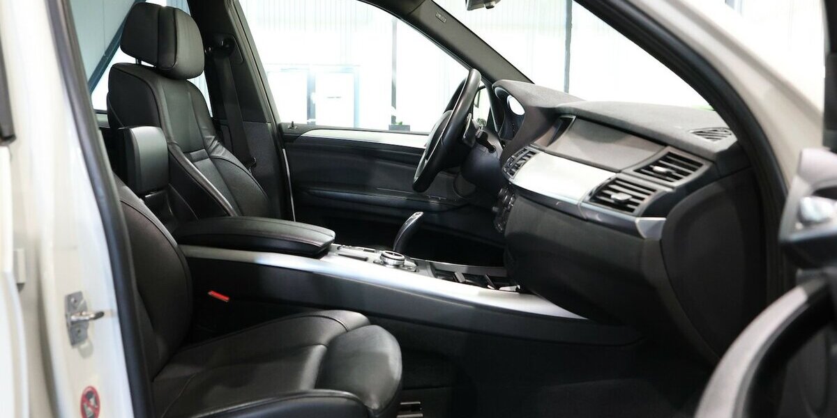 BMW X5 M xDrive50i WHITE M-SPORTPAKET / PANORAMA 66.000 km 20.500 &euro; Hamm 59077